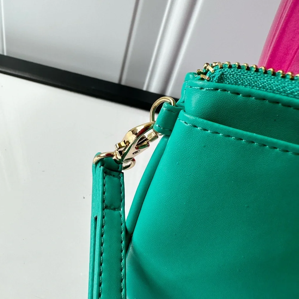 Carpisa Wristlet - Picture 2 of 6